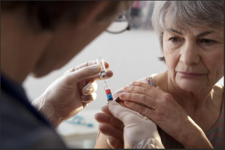 Позвольте вам помочь: вакцинация 60+